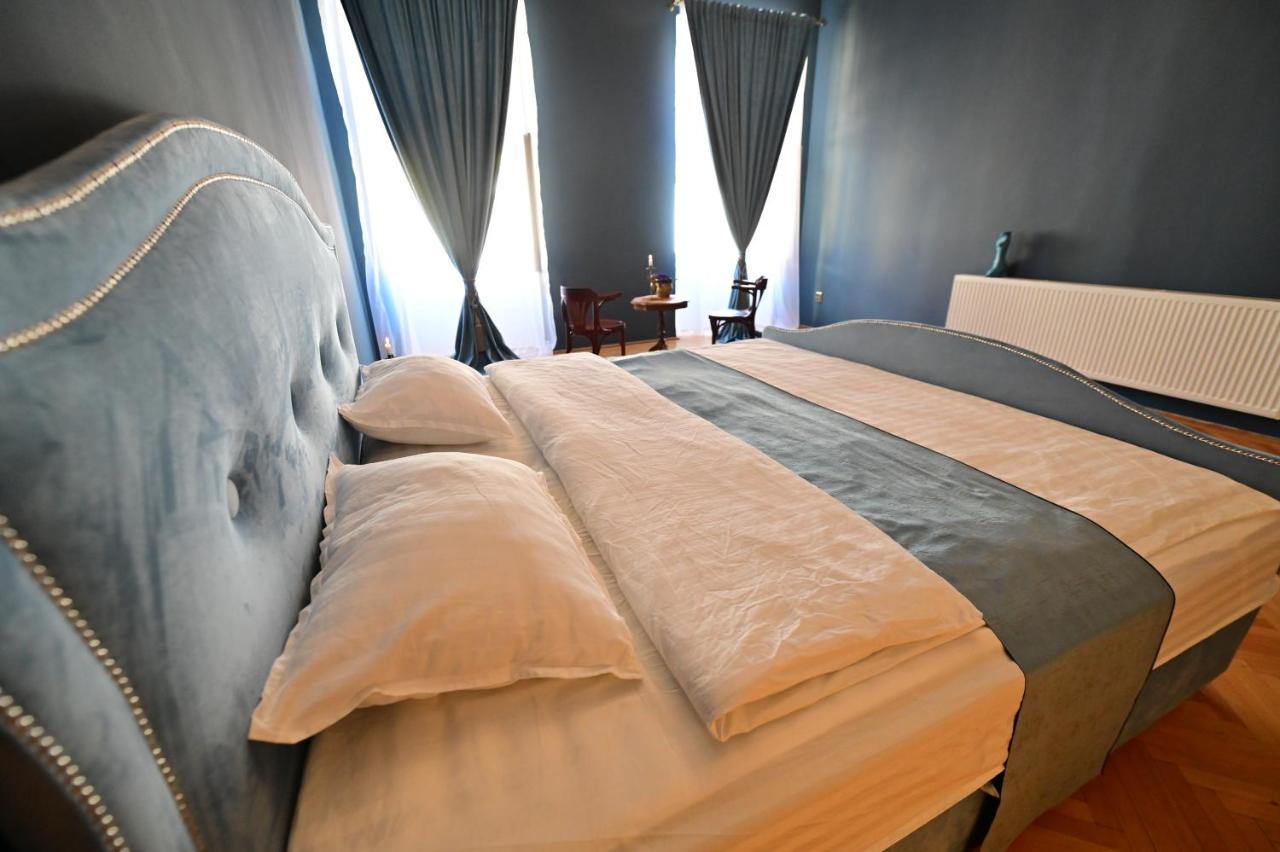 Lovely 2 Bedroom Apartment In Historic City Center Sibiu Exteriör bild