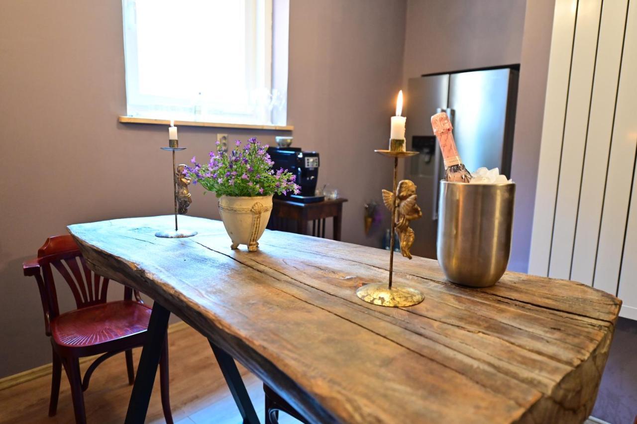 Lovely 2 Bedroom Apartment In Historic City Center Sibiu Exteriör bild
