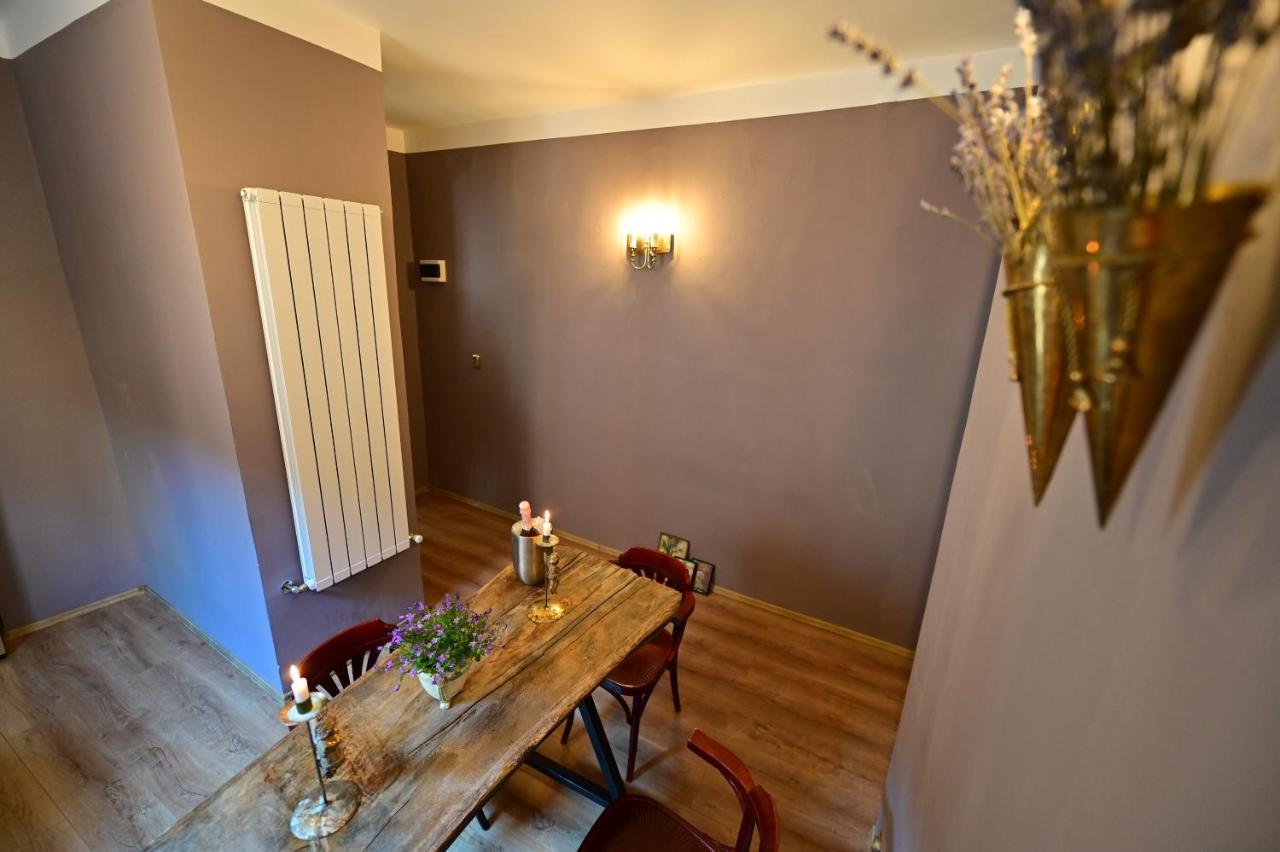 Lovely 2 Bedroom Apartment In Historic City Center Sibiu Exteriör bild
