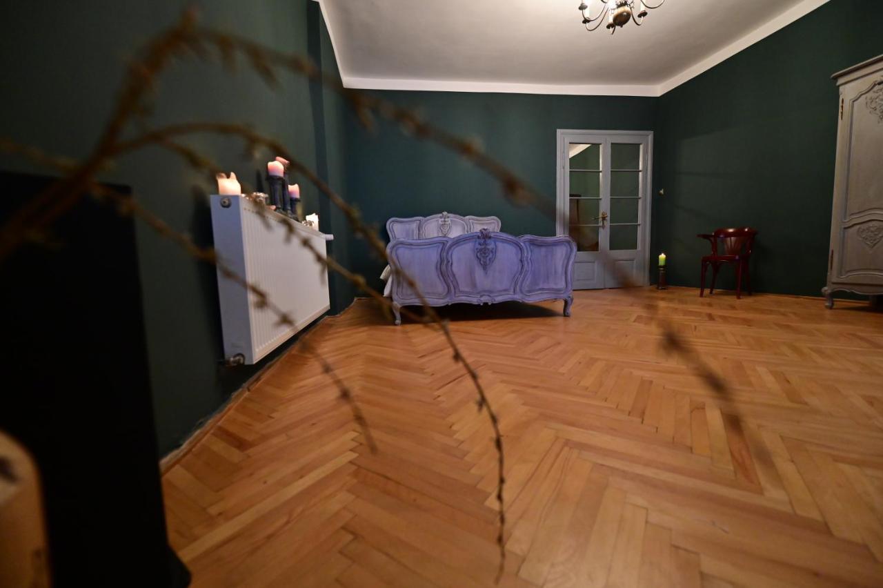 Lovely 2 Bedroom Apartment In Historic City Center Sibiu Exteriör bild