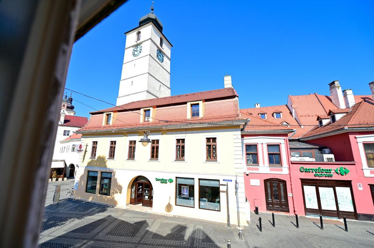 Lovely 2 Bedroom Apartment In Historic City Center Sibiu Exteriör bild